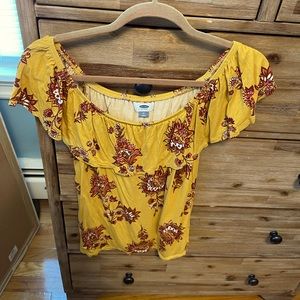 Old Navy, Size M, off-the-shoulder patterned shirt